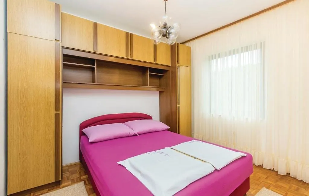 Apartments Vesna Pinezici  0*, Pinezici (Krk) Croatia
