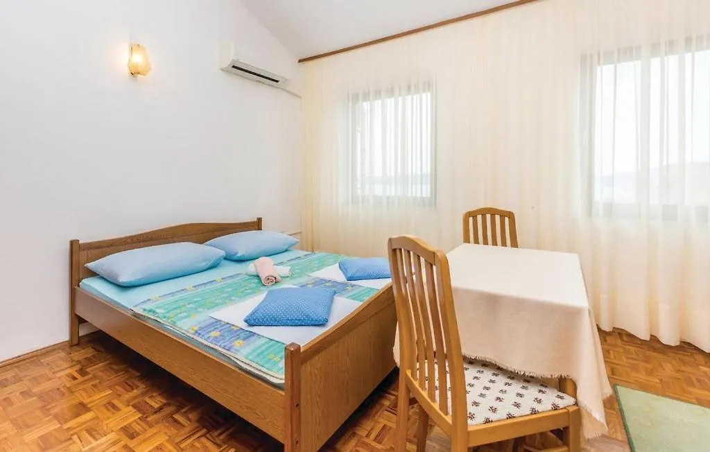 Apartments Vesna Pinezici  Pinezici (Krk)