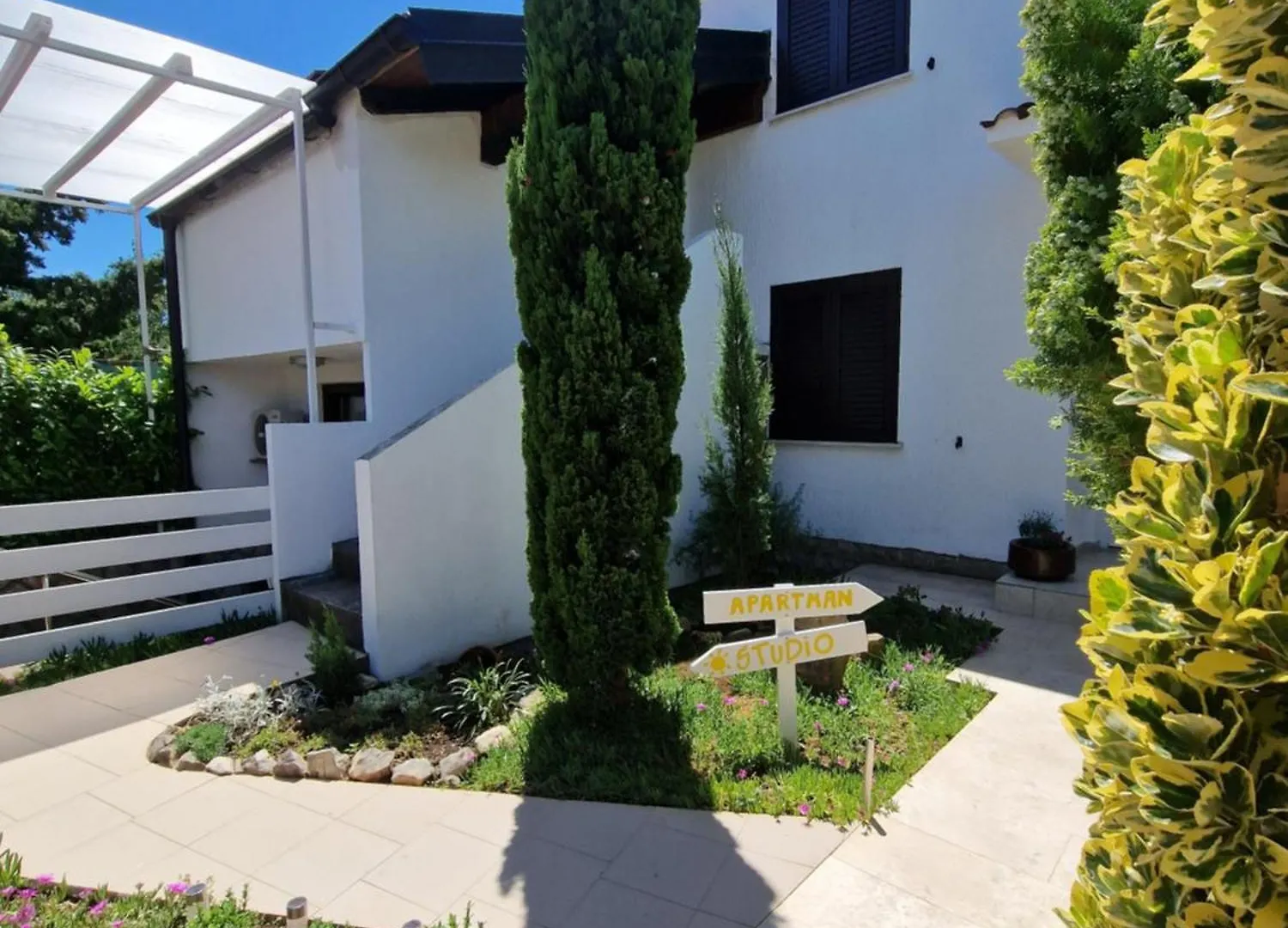 Apartments Vesna Pinezici  Croatia